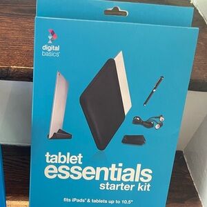 NEW in box Tablet Essentials Starter Kit - Black iPad tablet 10.5”